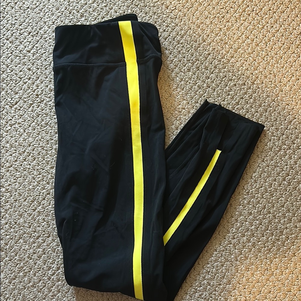 ZYIA Black and yellow leggings